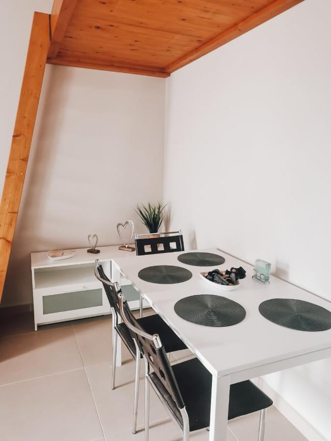 Efrosini'S By The Sea Apartment Chalkís 외부 사진