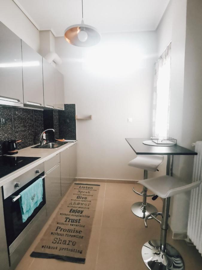 Efrosini'S By The Sea Apartment Chalkís 외부 사진