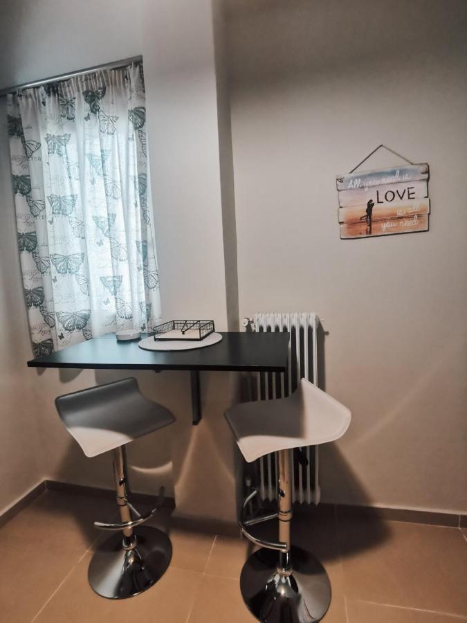 Efrosini'S By The Sea Apartment Chalkís 외부 사진